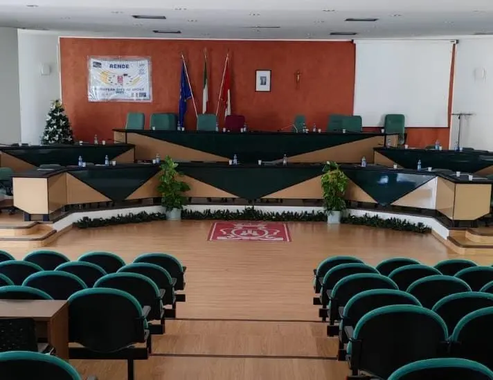 Nuovo ospedale di Arcavacata, il Consiglio di Rende approva all’unanimità: «Scelta storica per tutta la provincia»\n\n\n