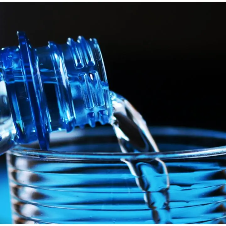 L’Asp vieta l’uso di un lotto di Acqua Leo: «Odore sgradevole». L’azienda: «Analisi in linea con i parametri previsti»\n