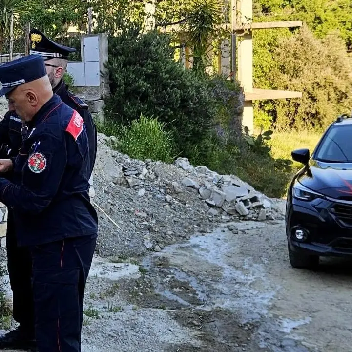 Cantiere abusivo nel Parco della Sila, sequestrata una platea in cemento di oltre 300 metri quadrati: denunciato un 35enne\n