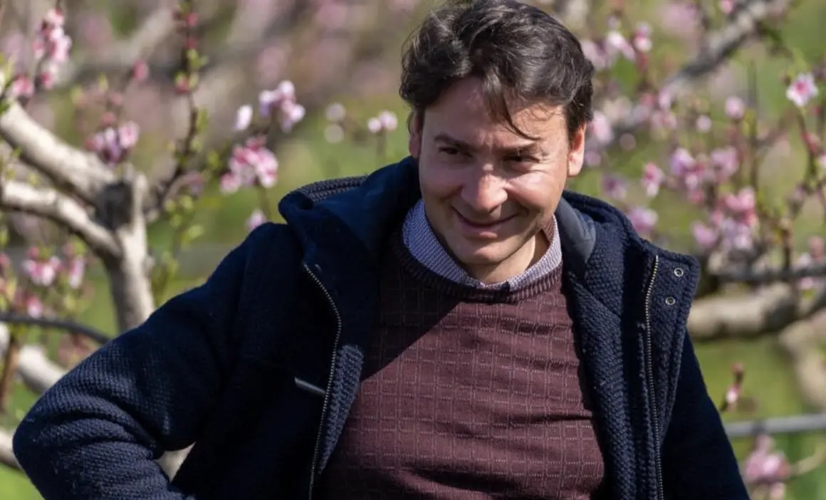 San Giorgio albanese, dimissioni e accuse al sindaco: esplode la crisi in Comune\n