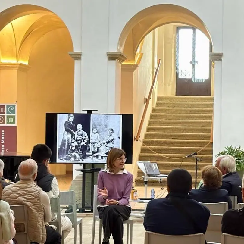“Community Hub”, Le Piazze parlanti: Nicaso inaugura talk d’autore sul tema “Costruire il futuro narrando la storia”