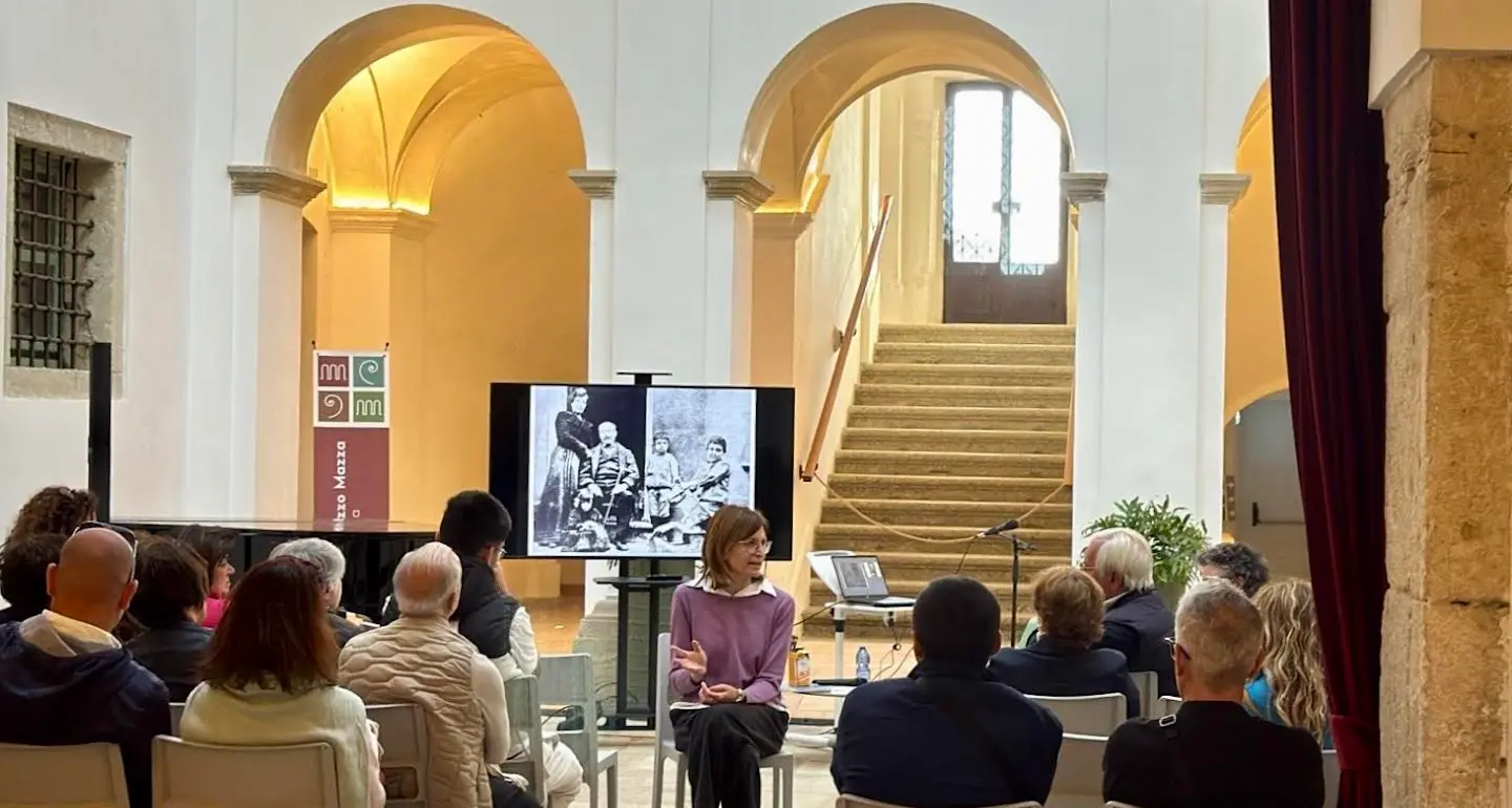 “Community Hub”, Le Piazze parlanti: Nicaso inaugura talk d’autore sul tema “Costruire il futuro narrando la storia”
