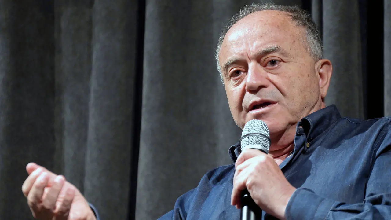 Inchiesta a Napoli, Gratteri: «Poliziotti infedeli vendevano dati di calciatori e cantanti ad agenzie»\n