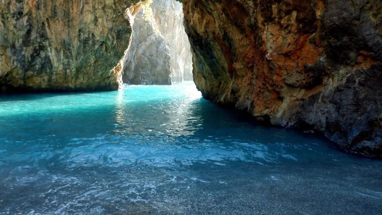 Blu Calabria - La magia del Mediterraneo
