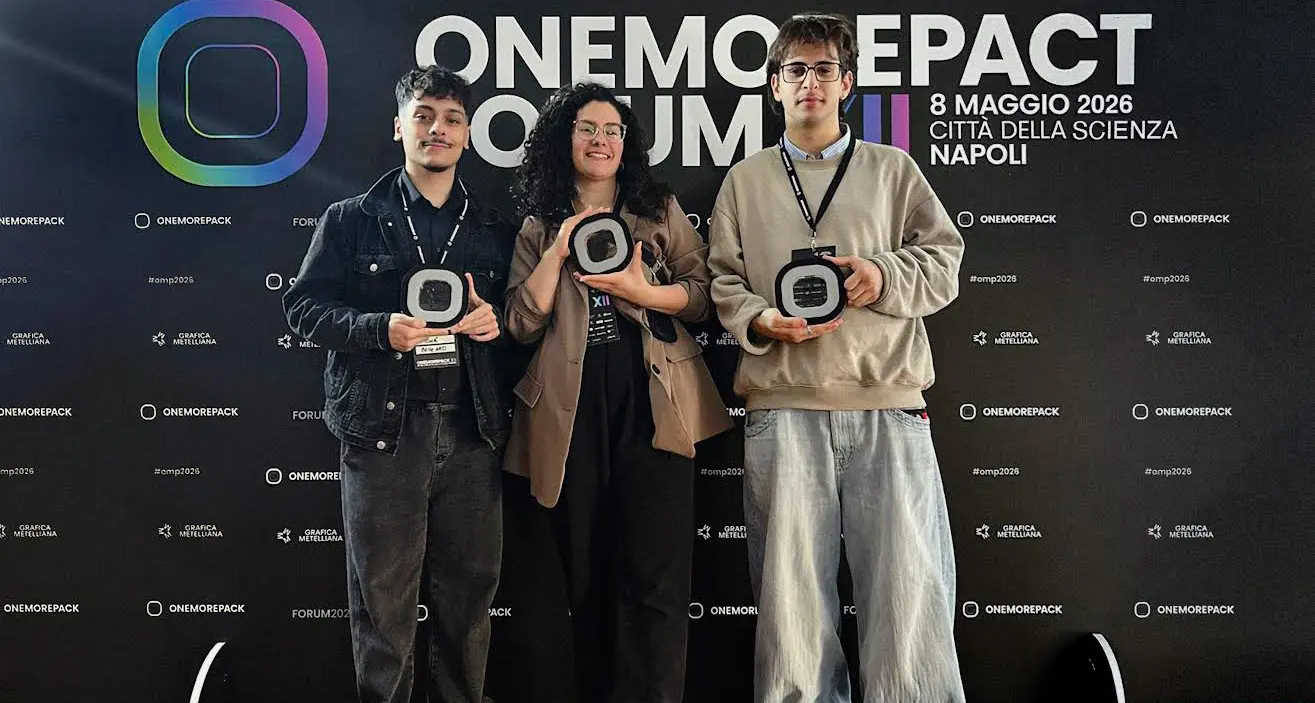 Graphic Design, a tre studenti dell’ABA Catanzaro l’intero podio del OneMorePack 2026 di Napoli