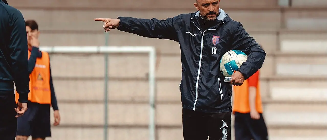 Vibonese salva, parla “mister miracolo” Fanello: «Impresa sportiva compiuta in silenzio. Il futuro non può prescindere da patron Caffo»\n