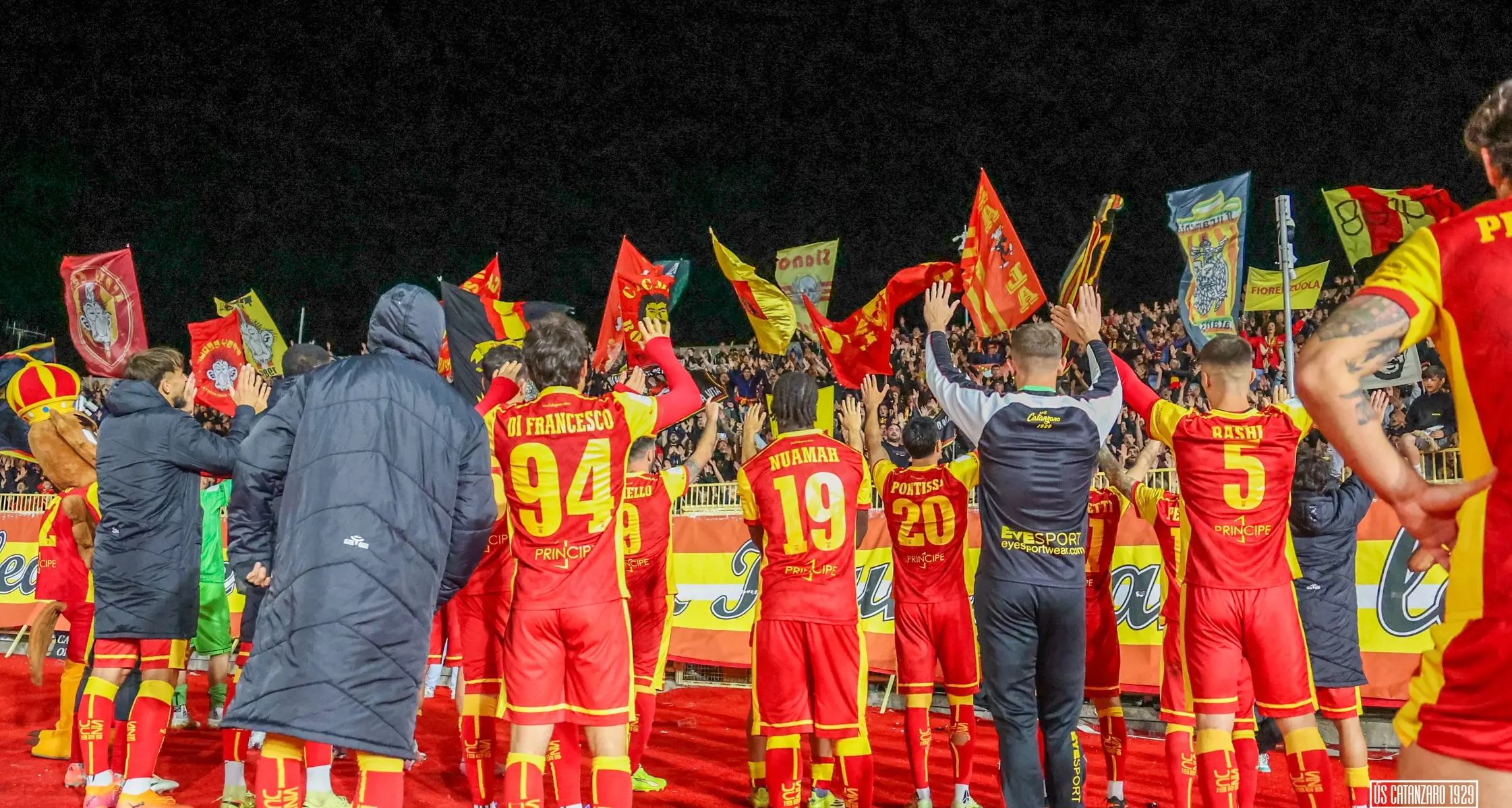 Il Catanzaro attende il Palermo, scatta la prevendita per la semifinale playoff: prezzi, orari e modalità\n\n\n