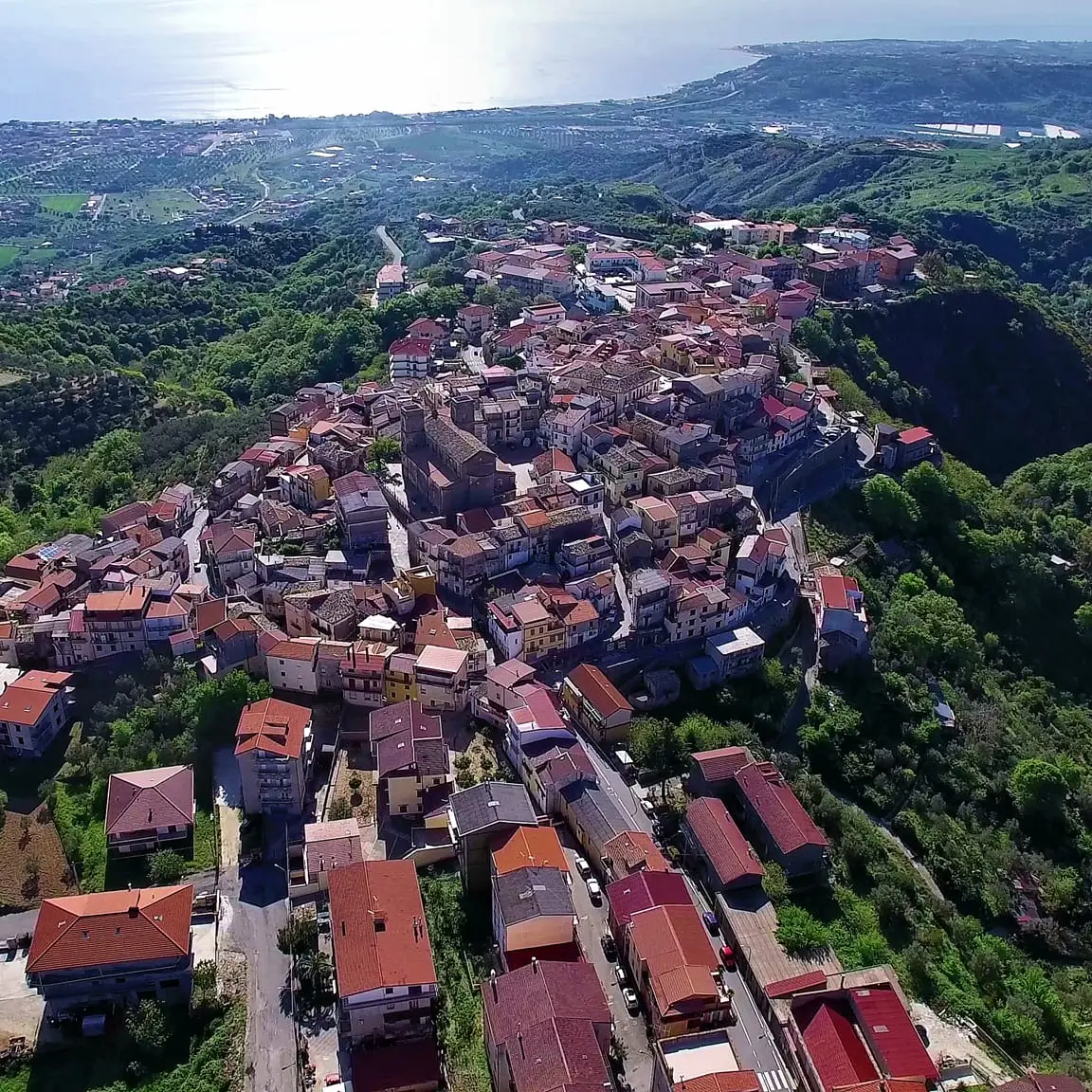 Montepaone, sfida contro l’astensionismo: il rebus del quorum che può aprire le porte al commissario prefettizio\n