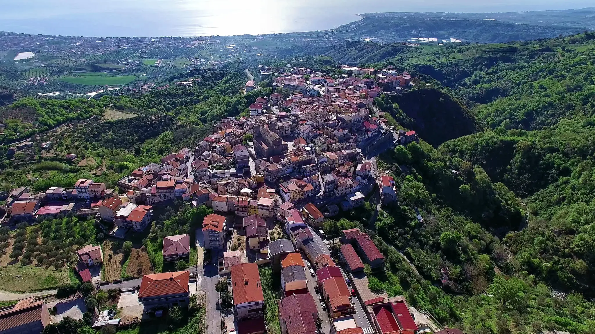 Montepaone, sfida contro l’astensionismo: il rebus del quorum che può aprire le porte al commissario prefettizio\n