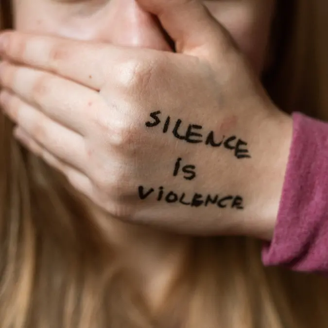 “No (A)More”: al liceo Capialbi di Vibo il progetto per sensibilizzare su femminicidi e violenza sulle donne\n