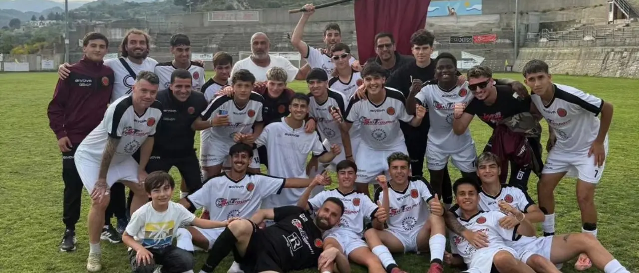 Sorpasso all’ultima curva: il Roccella scrive il capolavoro e vola in Promozione, Curtale: «Non abbiamo mai mollato»\n