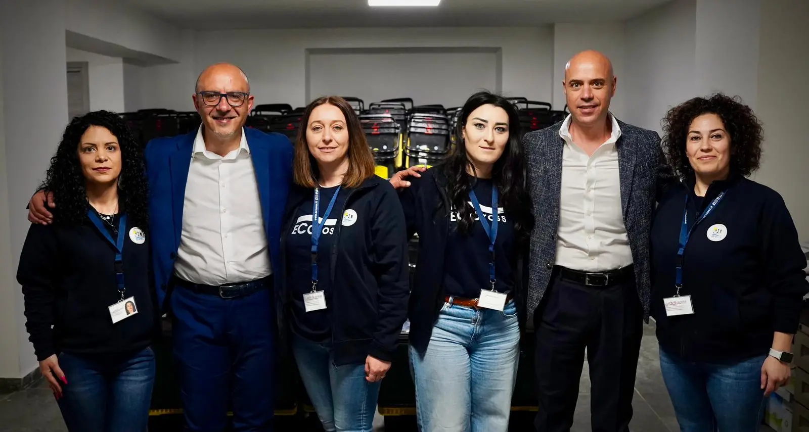 Acri, nuovi kit per la differenziata: cittadini in fila nei punti di ritiro\n