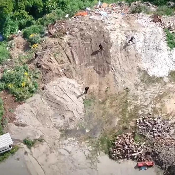 Tra Nicotera e Limbadi sequestrata discarica abusiva di 500 metri quadrati: denunciato un uomo –\u00A0VIDEO\n