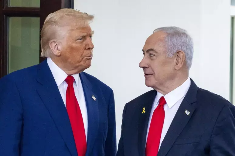 Emirati smentiscono visita segreta di Netanyahu, ma l’ex capo dello staff conferma\n