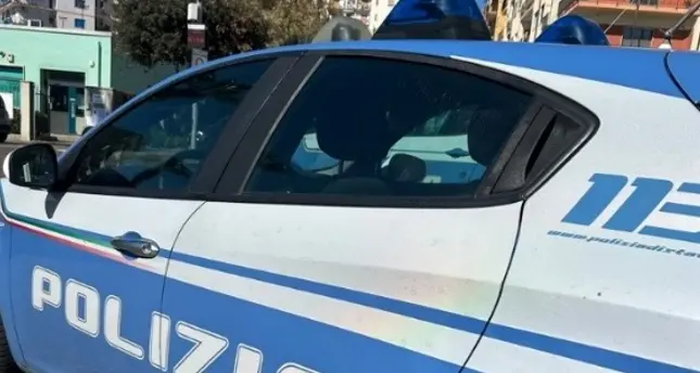 Blitz antidroga tra città e università: cocaina e hashish nascosti in auto, arrestato 35enne\n