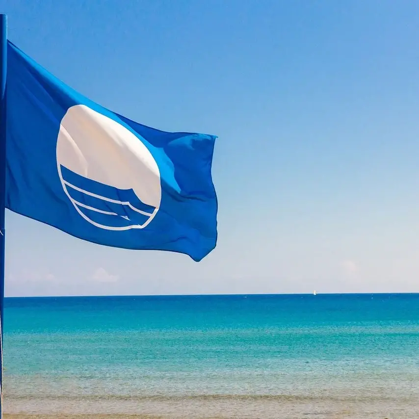 Bandiera Blu 2026: conferme per Roccella, Siderno e Caulonia. Prima volta per Locri\n