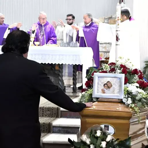 A Crotone l’ultimo saluto alla mamma di Dodò: «Ha trasformato il dolore in impegno contro la mafia»\n