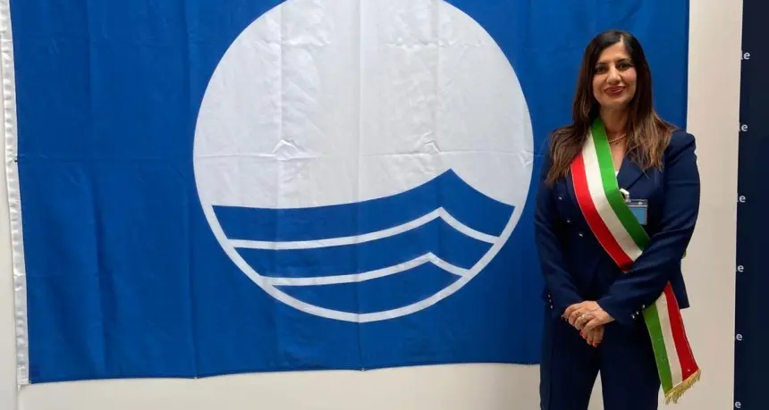 Bandiera Blu per il quarto anno consecutivo a Catanzaro e alla spiaggia di Giovino, la soddisfazione di Iemma\n