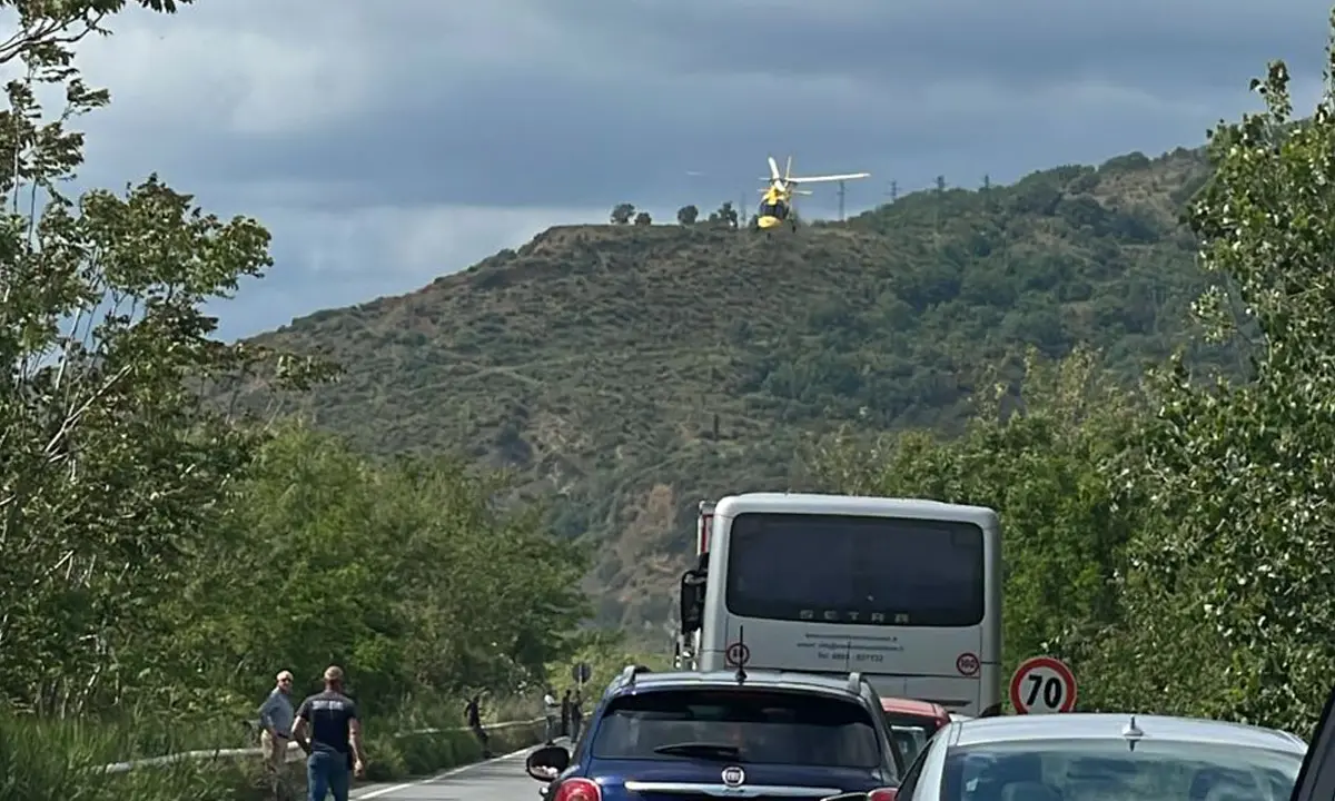 Fuscaldo, operaio precipita da un tetto: interviene l’elisoccorso\n