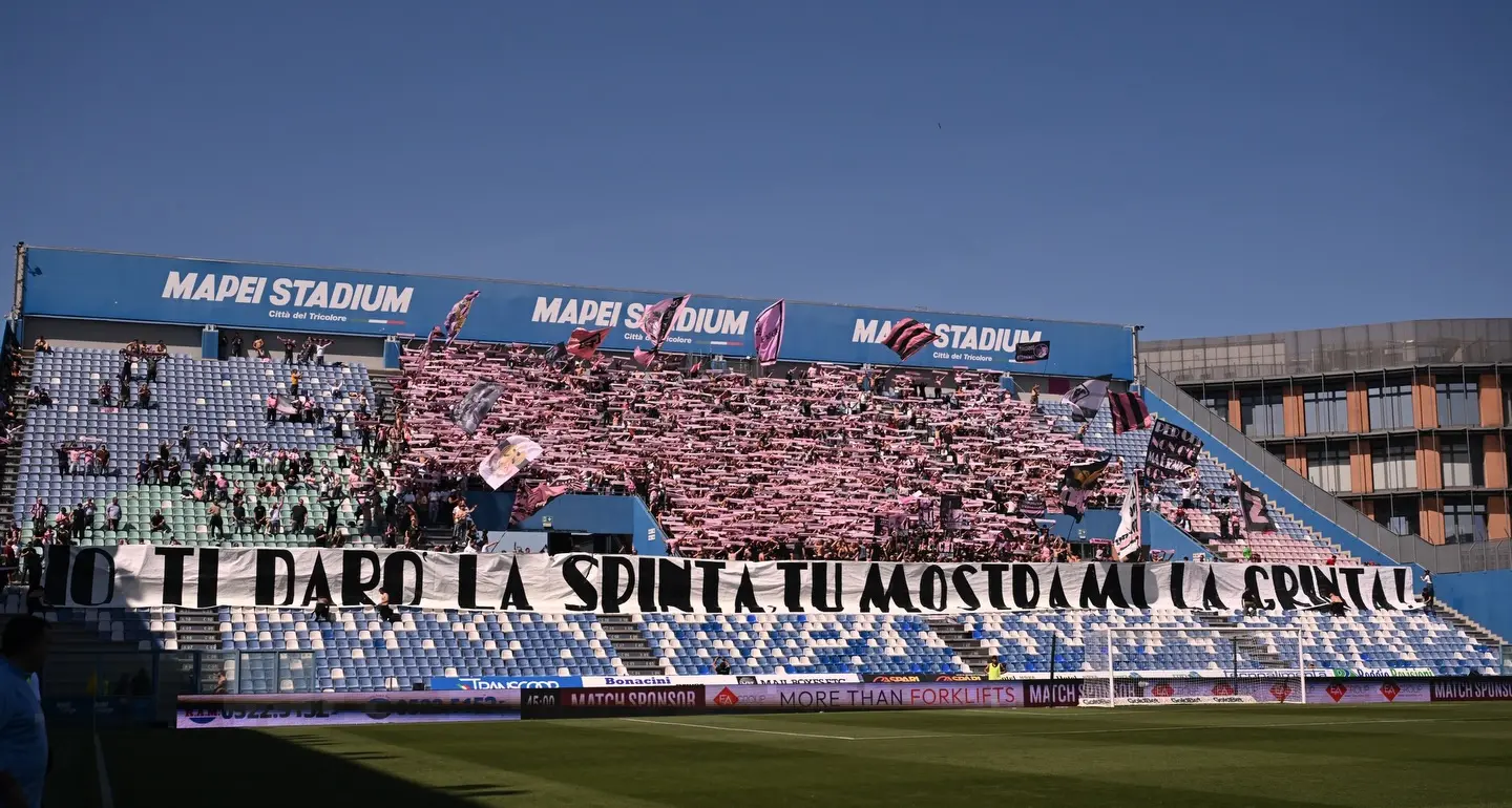 Playoff Serie B, il Palermo a Catanzaro senza tifosi al seguito: trasferta vietata per motivi di ordine pubblico\n
