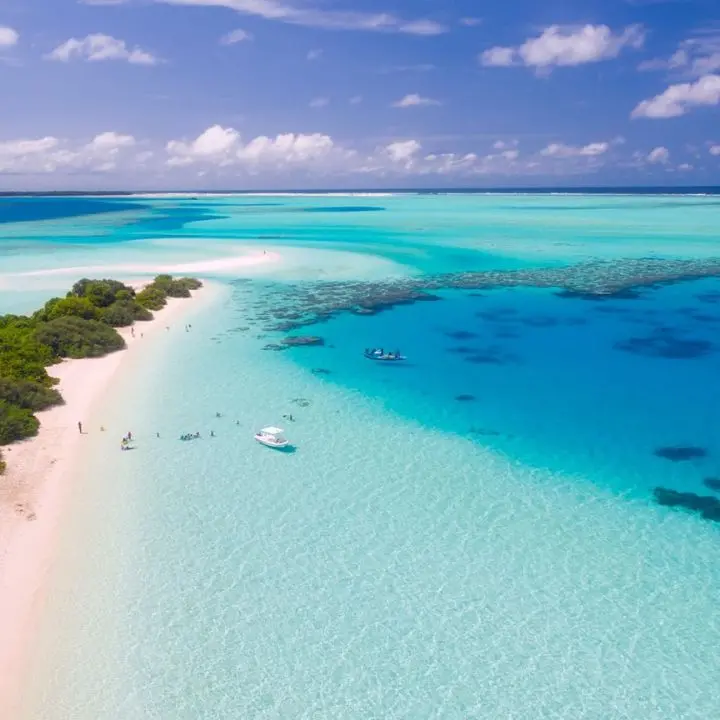 Immersione nelle grotte a 50 metri, morti cinque sub italiani alle Maldive\n