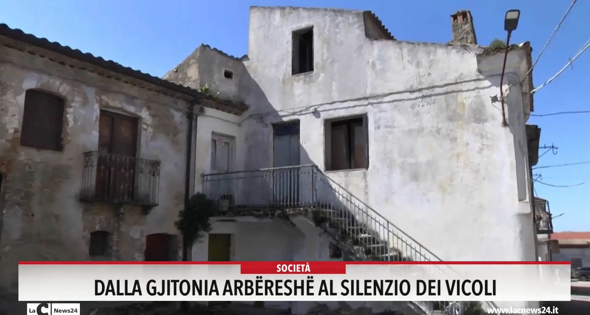 Dalla Gjitonia arbereshe al silenzio dei vicoli