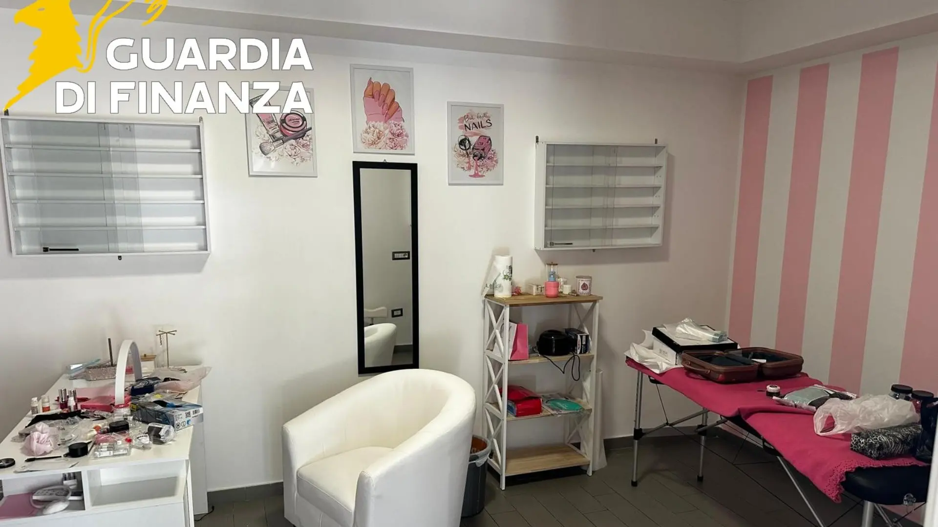 Botulino e filler senza autorizzazioni, blitz della Guardia di Finanza a Crotone