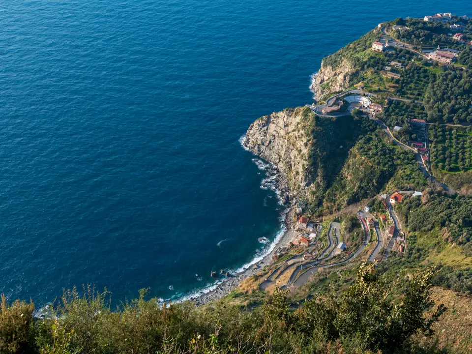 Costa Viola ancora senza Bandiera Blu: «Il mare non basta, serve investire su servizi e salvaguardia del territorio»