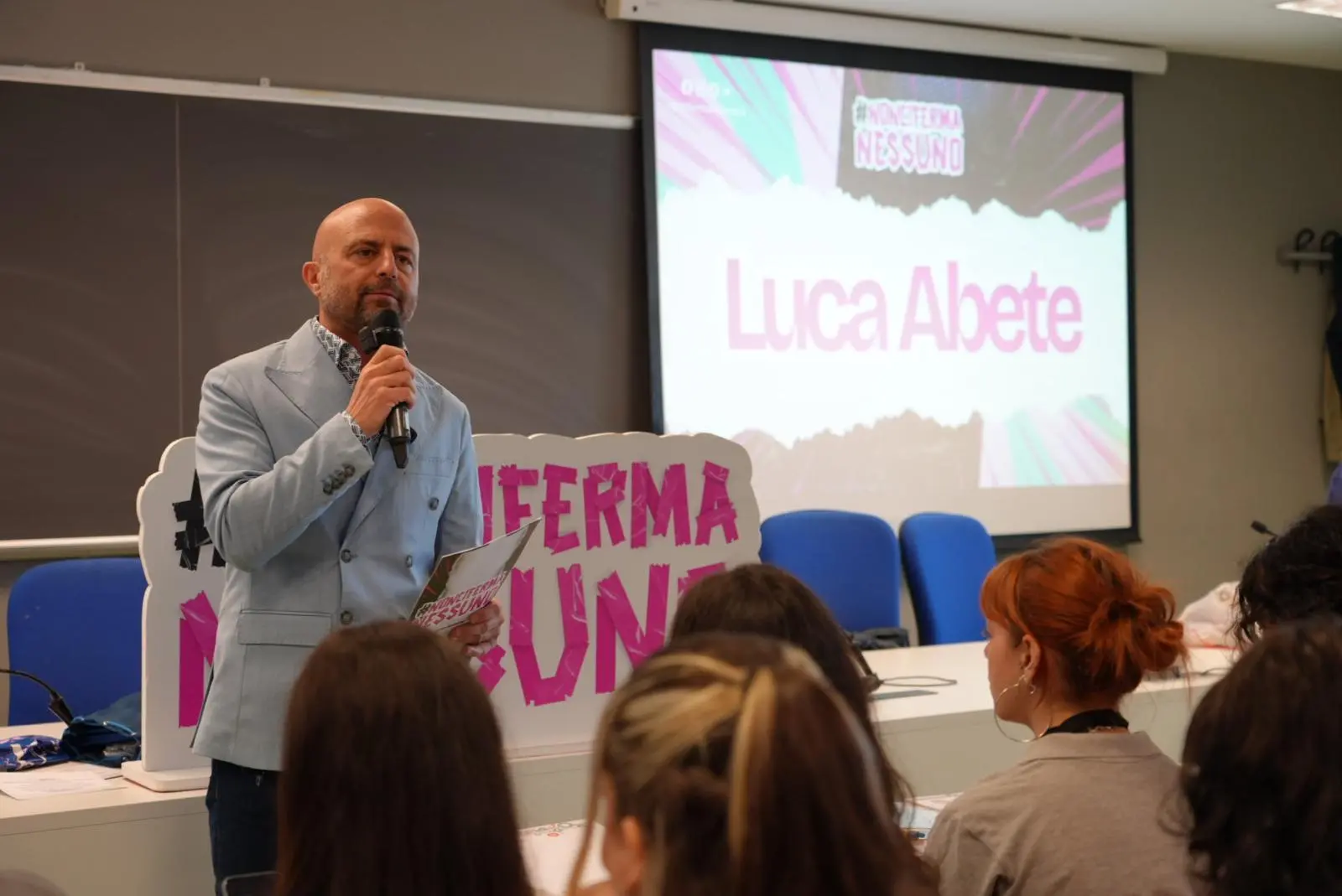 Luca Abete riabbraccia Reggio Calabria per l’ultima tappa del tour universitario #NonCiFermaNessuno\n