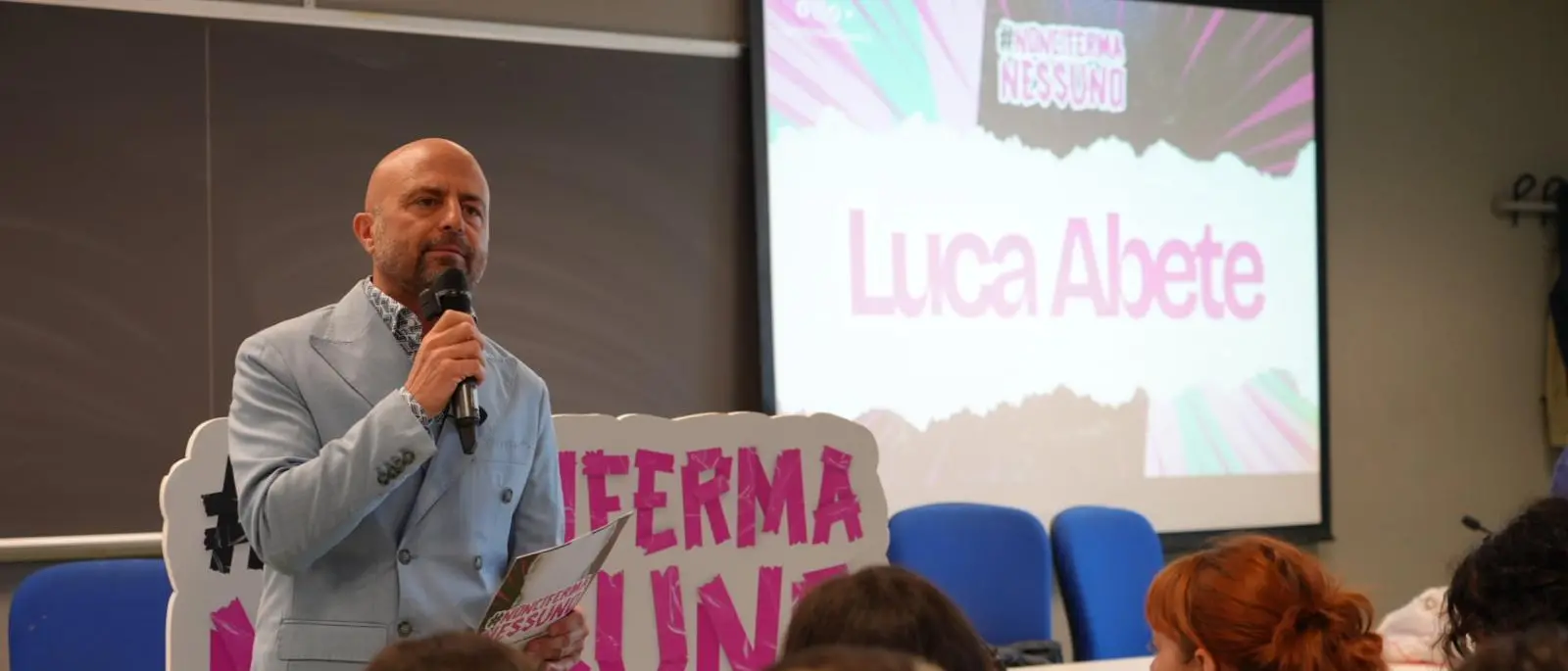 Luca Abete riabbraccia Reggio Calabria per l’ultima tappa del tour universitario #NonCiFermaNessuno\n