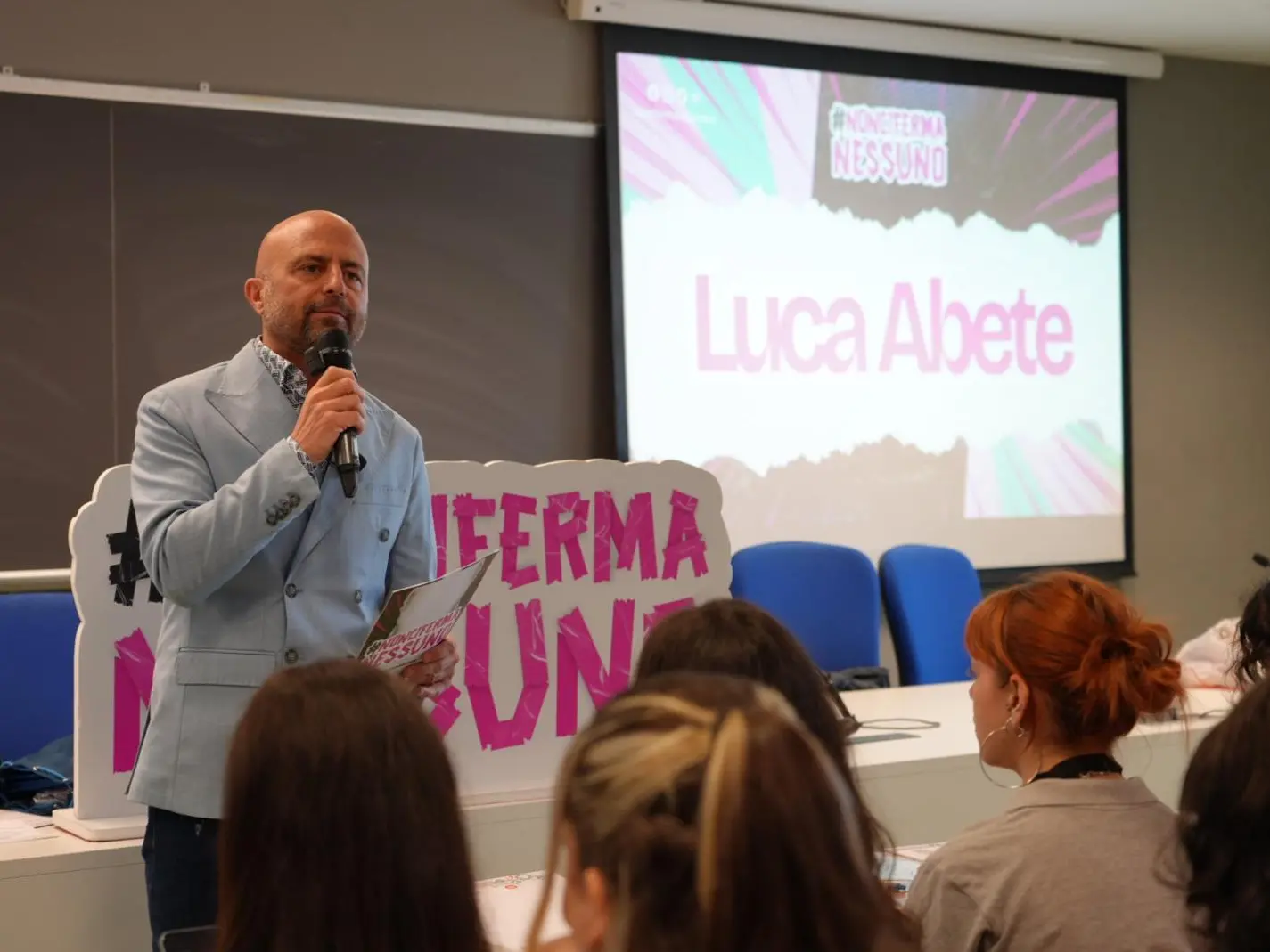 Luca Abete riabbraccia Reggio Calabria per l’ultima tappa del tour universitario #NonCiFermaNessuno