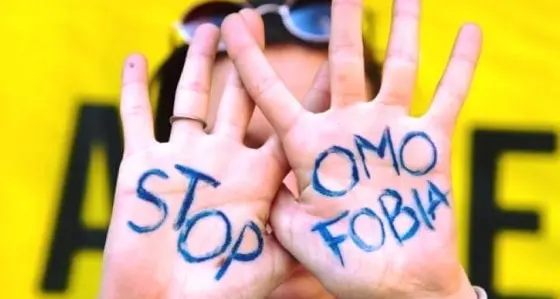 Lgbtqia+, negli ultimi 12 mesi 127 episodi di violenza e odio. Arcigay lancia l’allarme sulle dating app\n