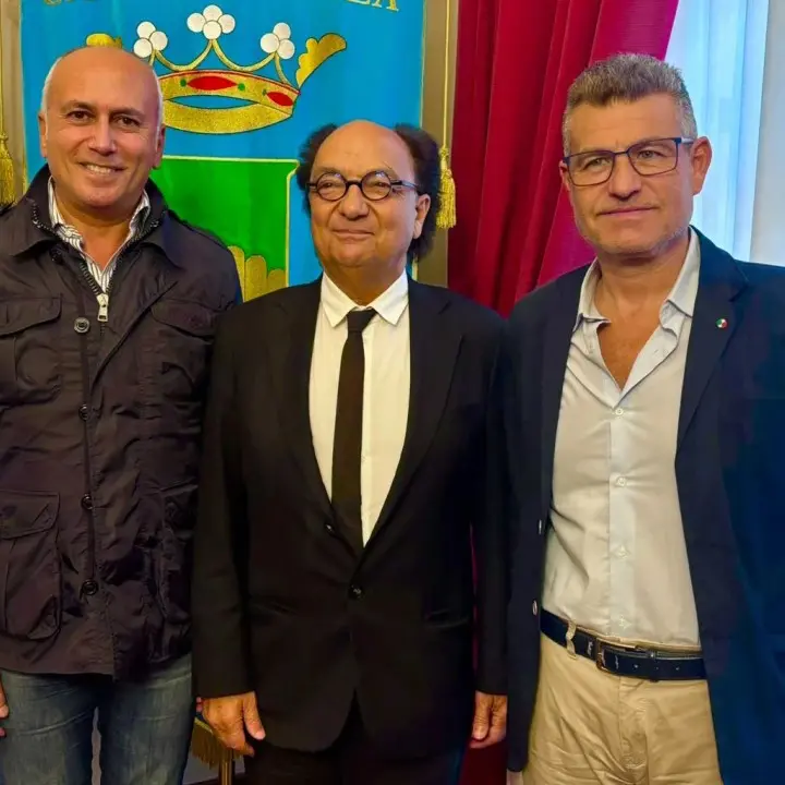 <p>«Nessun debito dal Cosenza Calcio»: la relazione della dirigente che ingarbuglia la situazione al Comune</p>