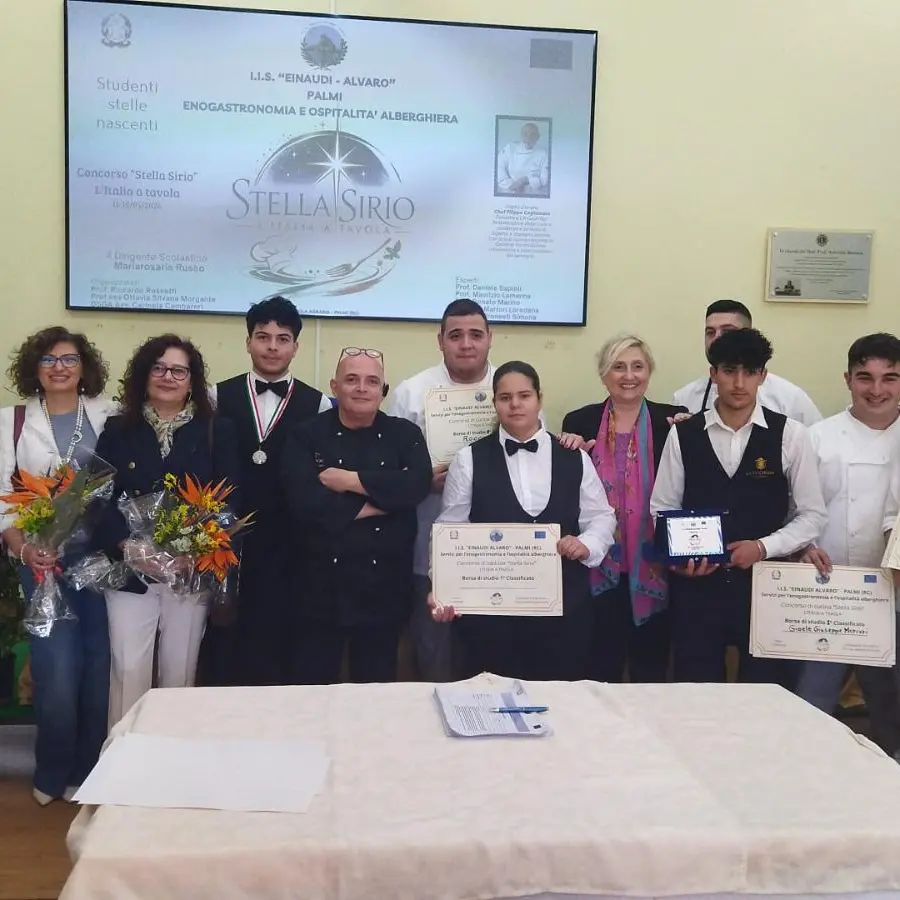Palmi, all’“Einaudi-Alvaro” va in scena il gusto: ecco gli studenti vincitori del concorso “Stella Sirio-L'Italia a tavola”\n