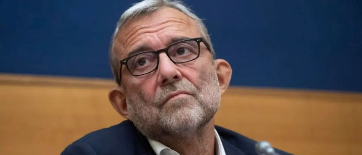 Giachetti si ammanetta al proprio banco alla Camera: «La Vigilanza Rai sequestrata dalla maggioranza»\n