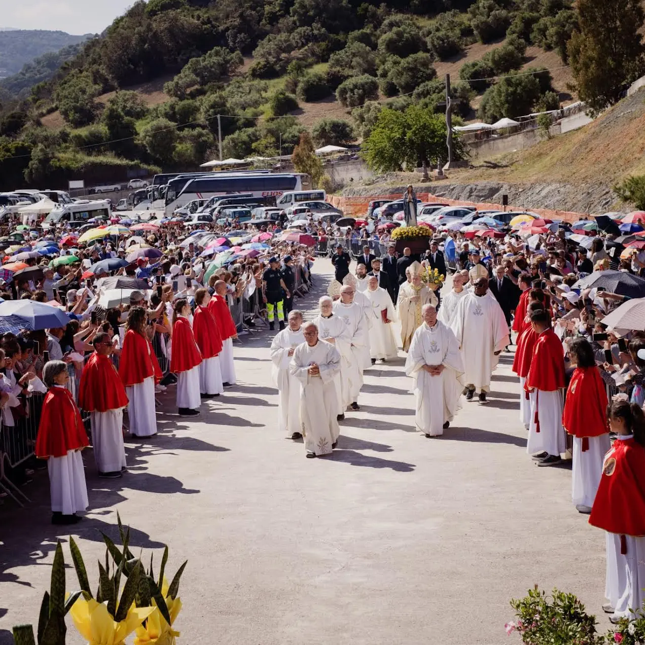 \n\nPlacanica, migliaia di devoti mariani\u00A0al Santuario dello Scoglio per l’anniversario della prima apparizione\n\n\n