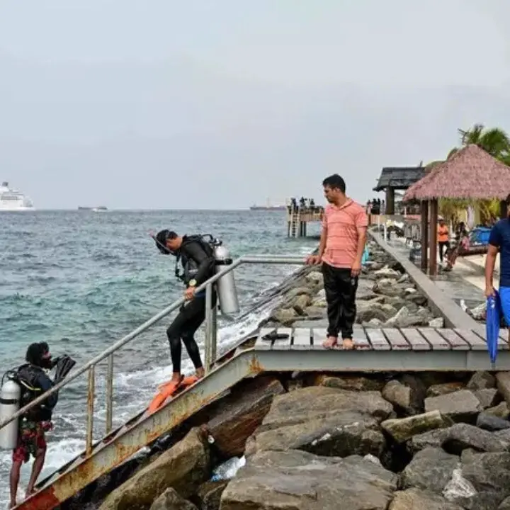 Tragedia alle Maldive, «Corpi non avvistati, domani una nuova immersione». Altri 20 italiani sulla 'Duke of York' stanno bene\n