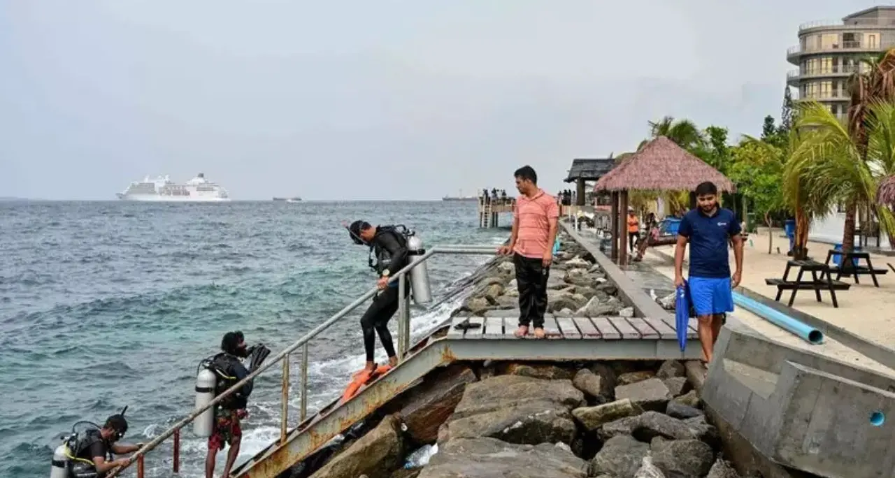 Tragedia alle Maldive, «Corpi non avvistati, domani una nuova immersione». Altri 20 italiani sulla 'Duke of York' stanno bene\n