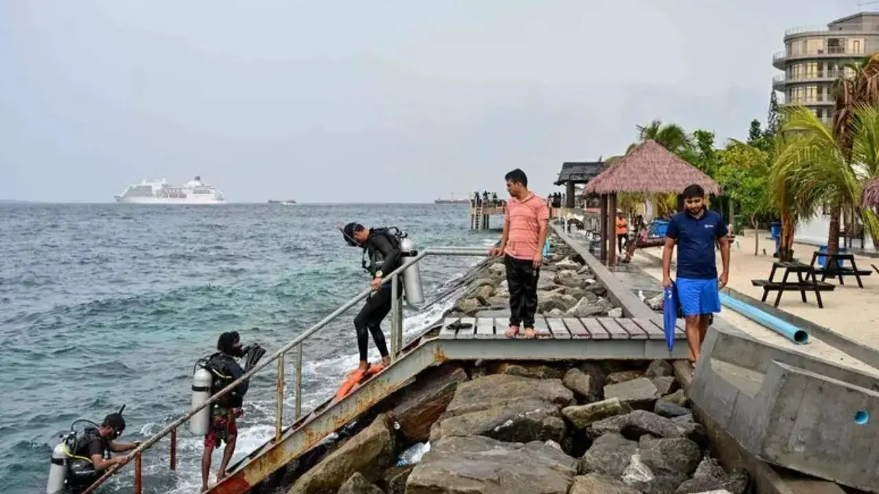 Tragedia alle Maldive, «Corpi non avvistati, domani una nuova immersione». Altri 20 italiani sulla 'Duke of York' stanno bene\n