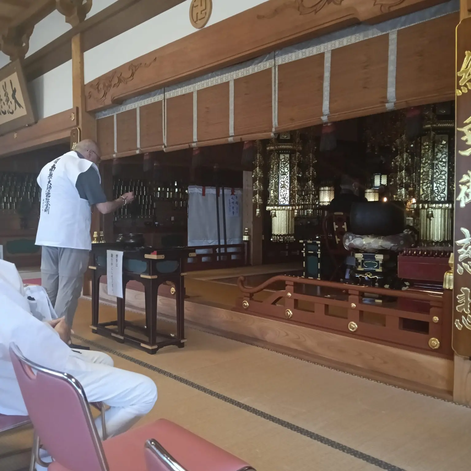 Don Santino Borrelli in Giappone, a piedi tra i templi di Shikoku | FOTO\n