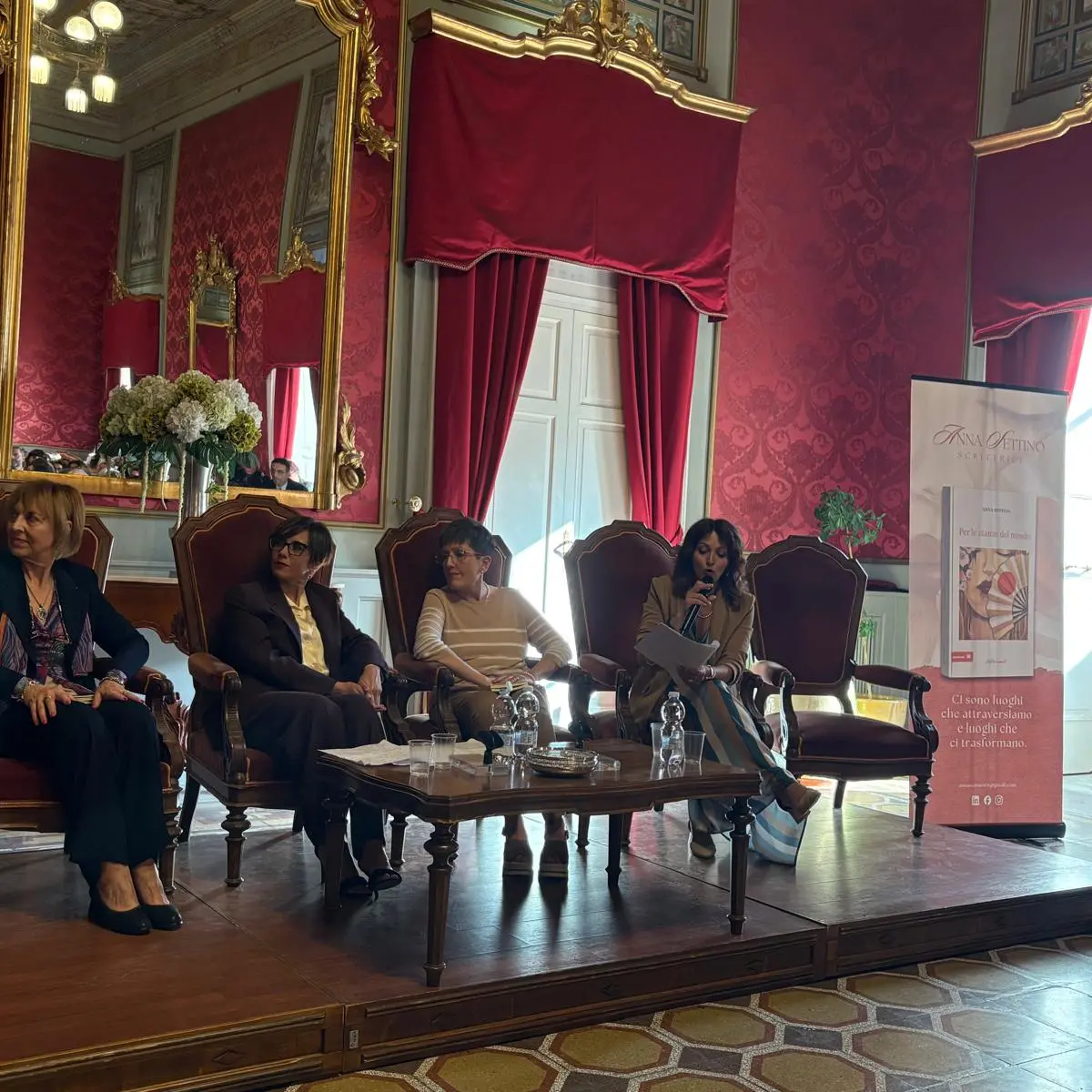 Anna Settino incanta la Sala degli Specchi con “Per le stanze del mondo”\n