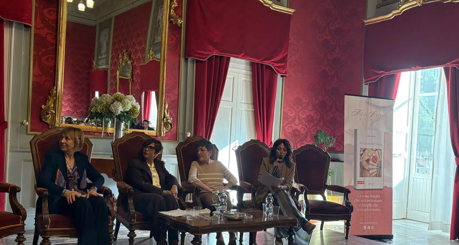 Anna Settino incanta la Sala degli Specchi con “Per le stanze del mondo”\n