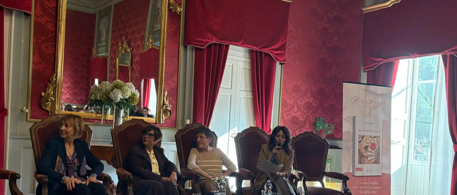 Anna Settino incanta la Sala degli Specchi con “Per le stanze del mondo”\n