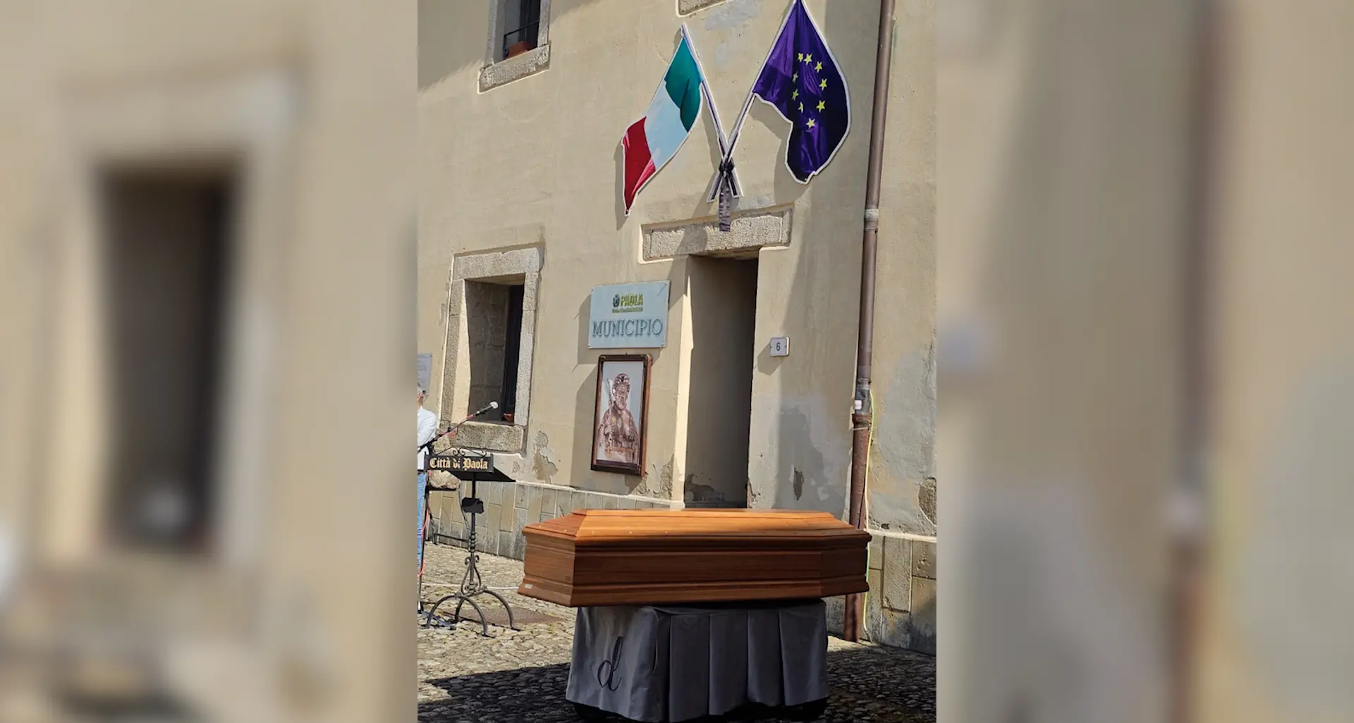 Paola ha detto addio al «giovane concittadino» Diallo El Hadji Mamadou, morto a 23 anni mentre lavorava\n