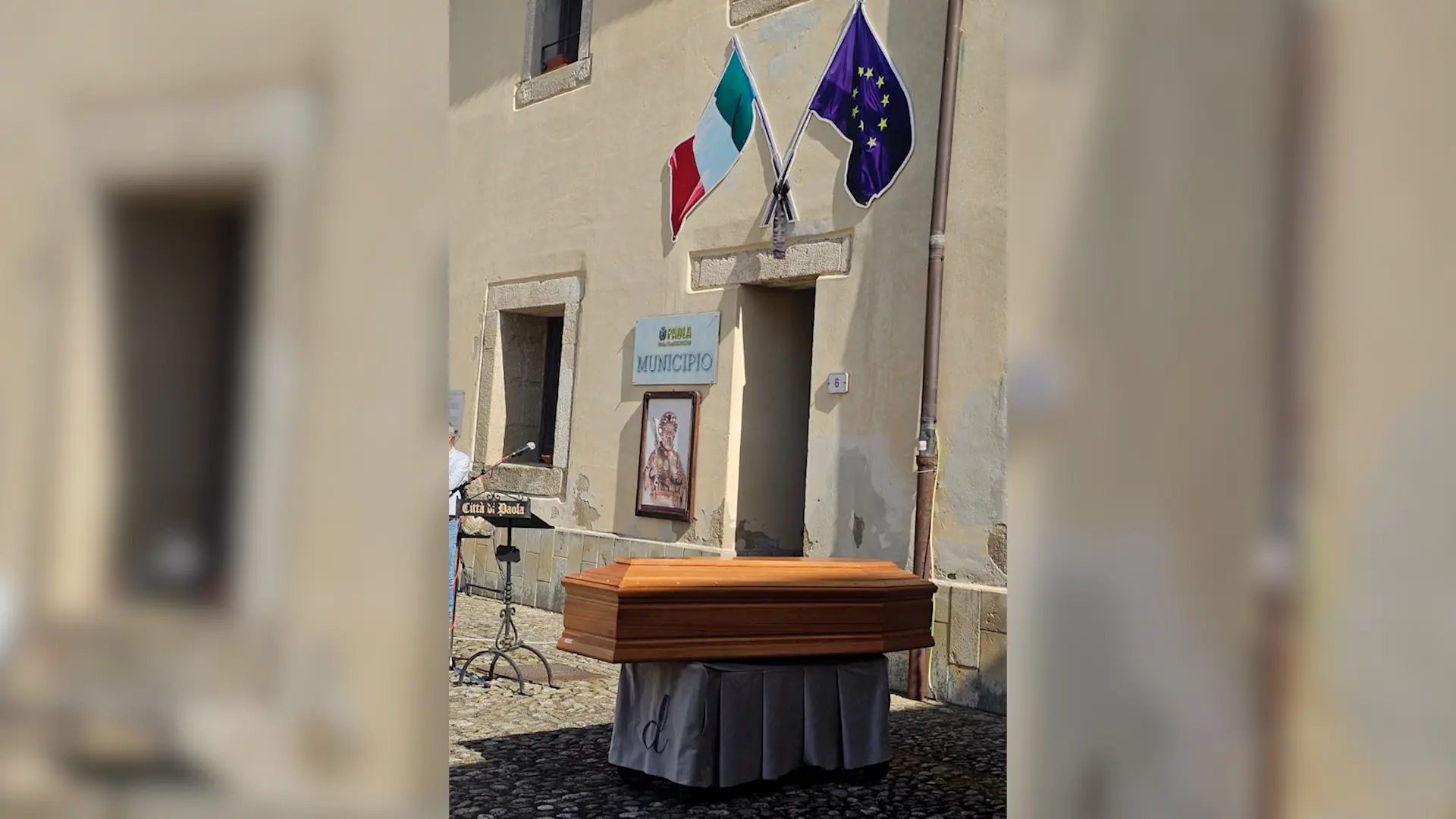 Paola ha detto addio al «giovane concittadino» Diallo El Hadji Mamadou, morto a 23 anni mentre lavorava\n