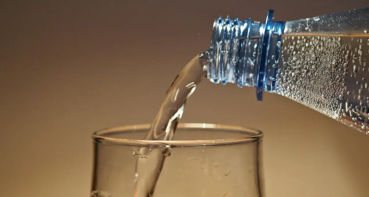 Caso Acqua Leo, la replica dei legali: «Nessuna contaminazione nel lotto attenzionato dall’Asp»\n