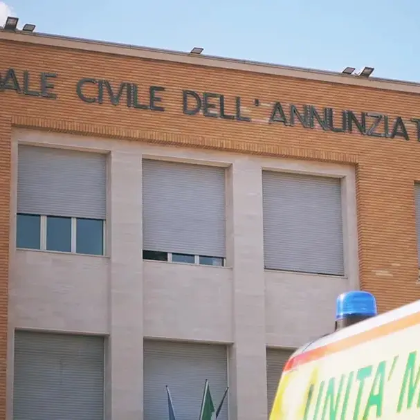 <p>Diamante, è morto il giovane studente colpito ieri da infarto a scuola e trasferito d'urgenza a Cosenza</p>