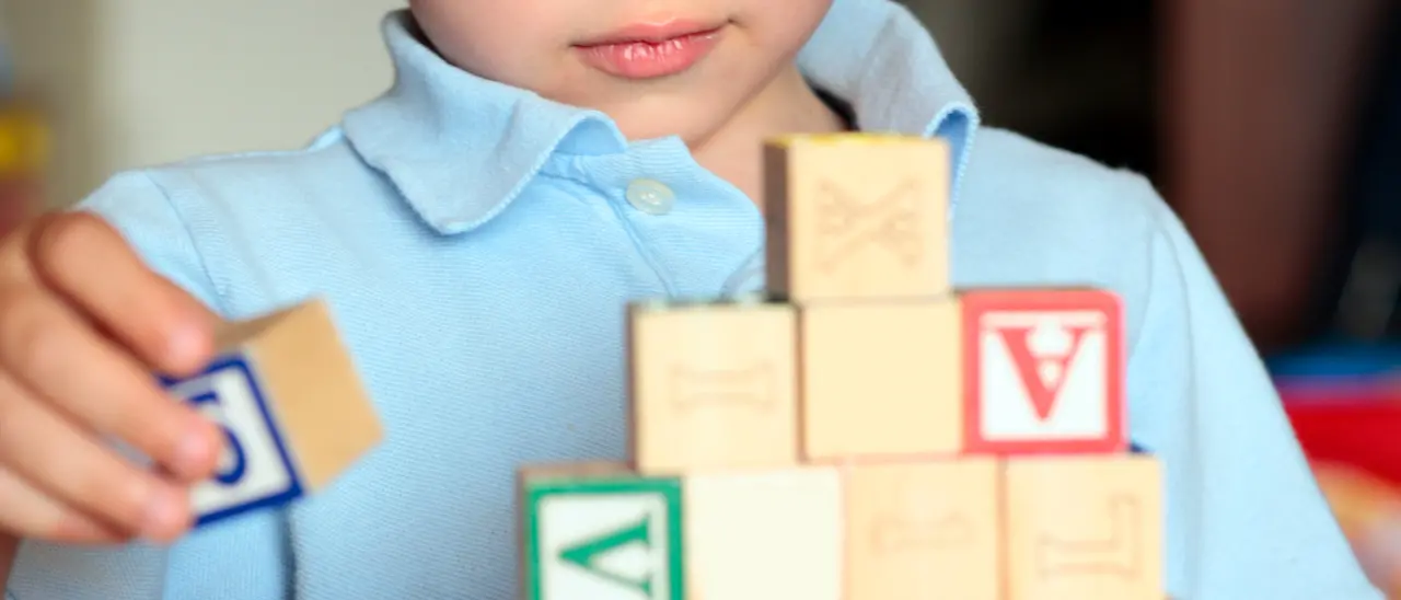 Autismo, l’esperta: «Diagnosi precoce fondamentale». Ma liste d’attesa, costi e difficoltà pesano sulle famiglie\n