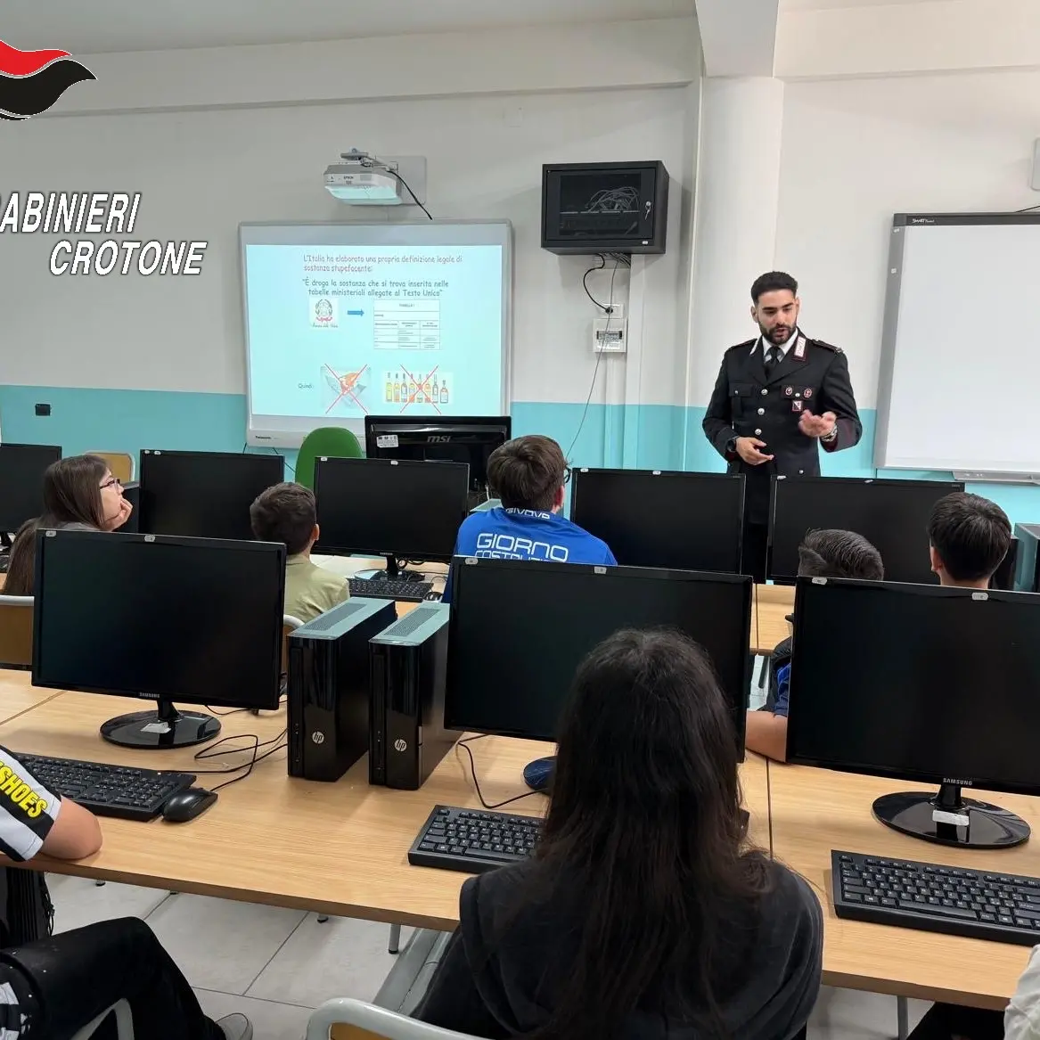 Droga a scuola, carabinieri impegnati in progetti di contrasto e prevenzione della tossicodipendenza\n