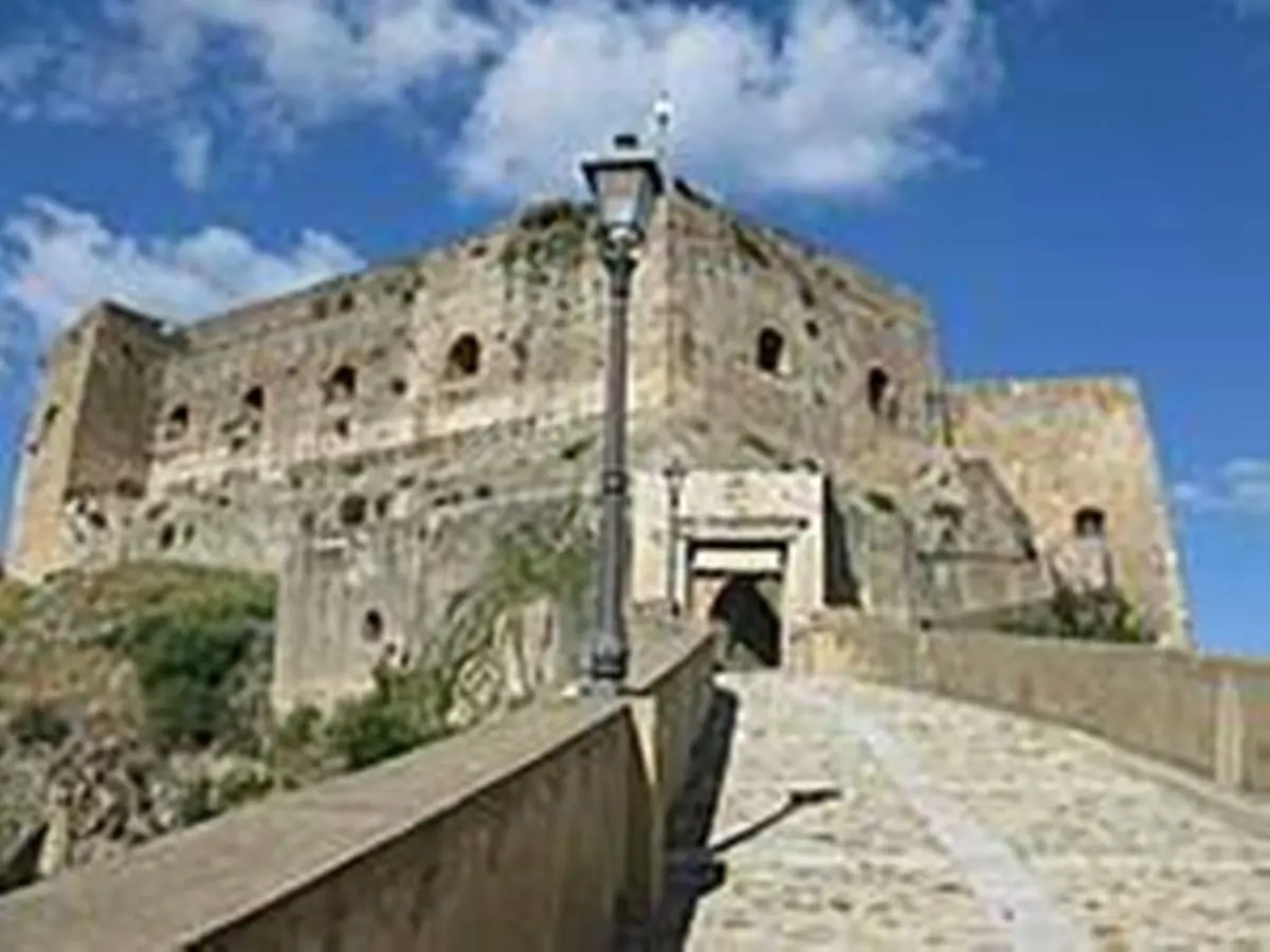 Castello Ruffo, il comune di Scilla consegna\u00A0i lavori di messa in sicurezza del costone roccioso\n